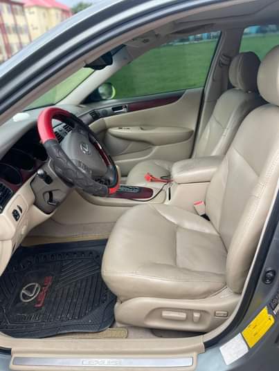 A picture of 2004 lexus es300 Belgium grade Ac Gear Engine 3 650m