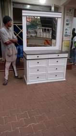 A picture of Dressing mirror