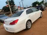 A picture of TOYOTA AVALON 2006