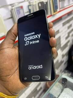 A picture of Quick deal Samsung Galaxy J7 prime 4gb ram 32gb storage
