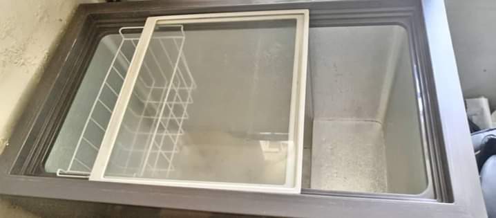 A picture of Hisense deep freezer