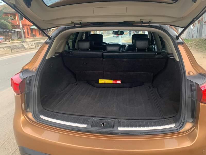 A picture of INFINITI Fx35 2012 MODEL DIRECT BELGIUM NOTHING TO FIX FULL