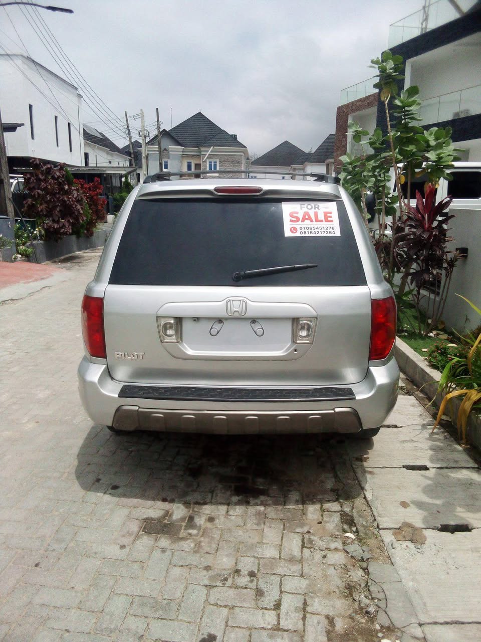 A picture of Honda pilot 05