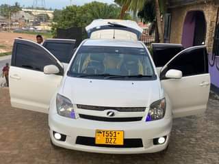 A picture of TOYOTA IST
