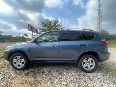 A picture of Toyota RAV4 2011