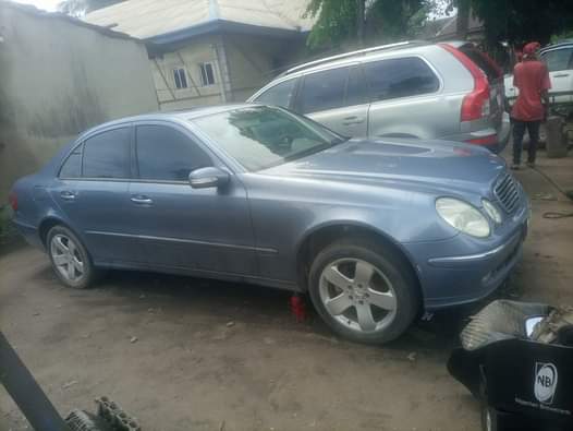 A picture of E 320 Mercedes 4 matic Benz Everything is working perfectly