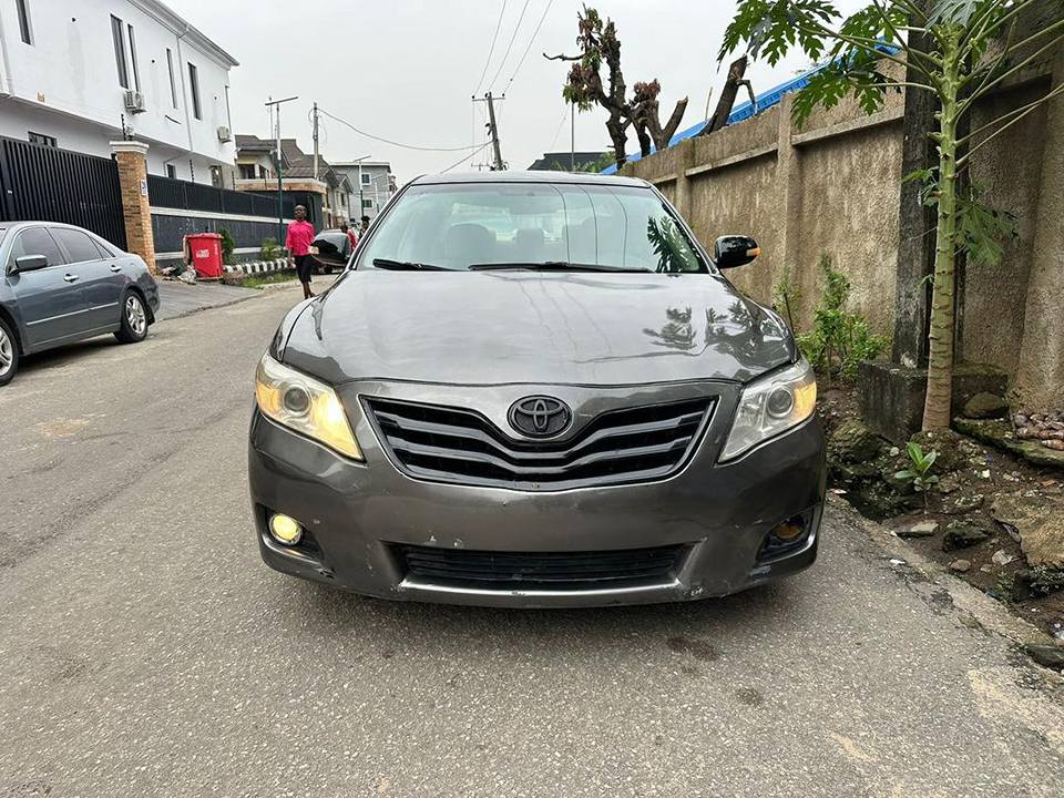 A picture of 09 Toyota camry