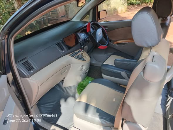 A picture of Toyota Isis