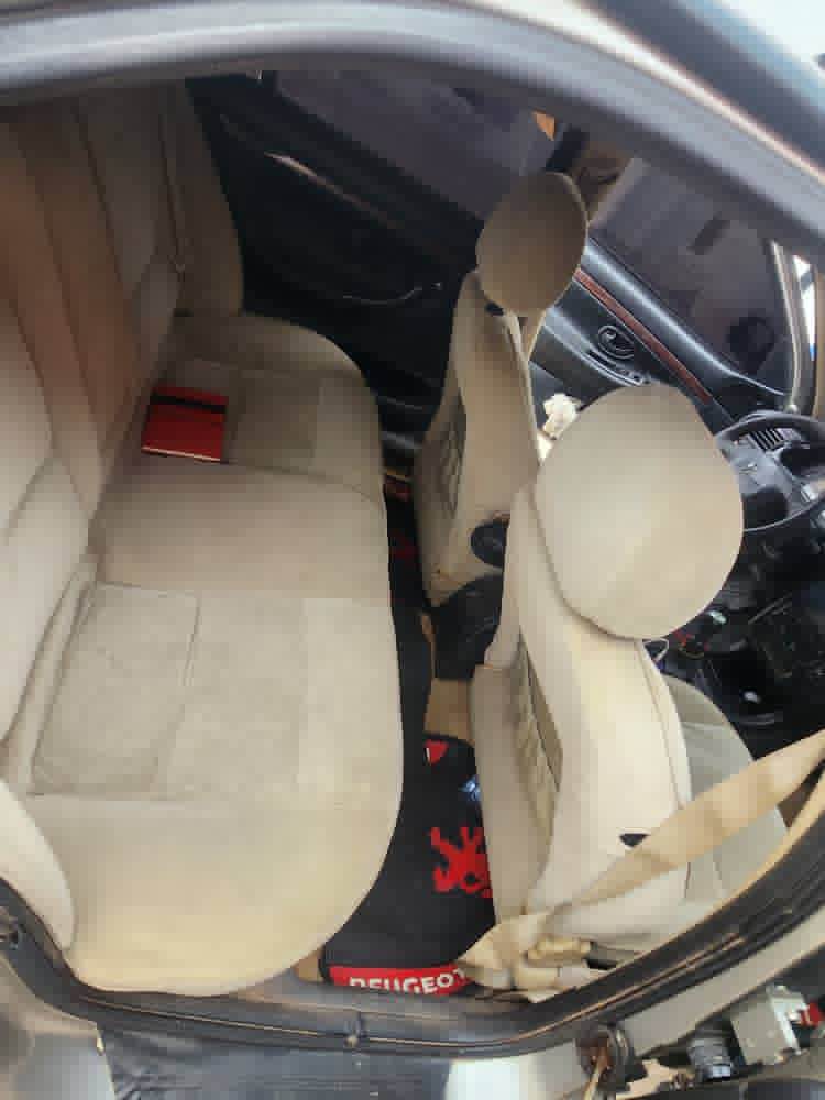 A picture of Peugeot 406