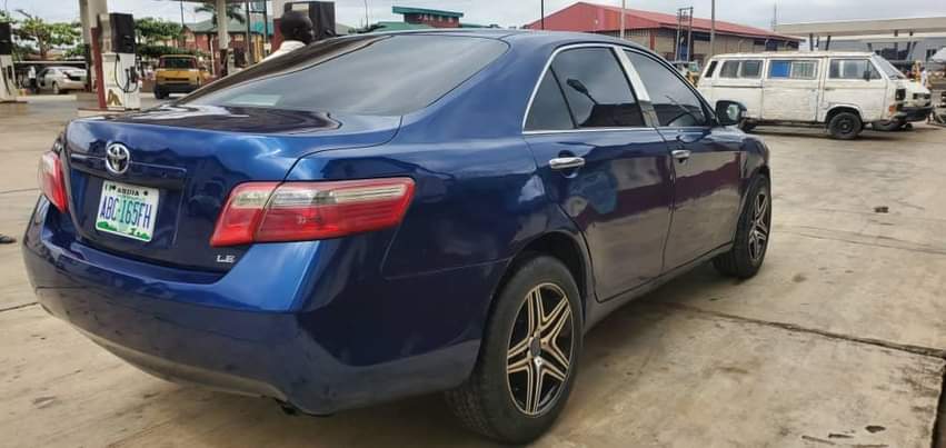 A picture of Toyota camry 08