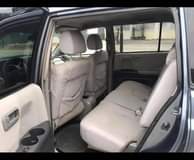 A picture of Toyota Highlander 2006 model Nothing to fix 3 rows seaters