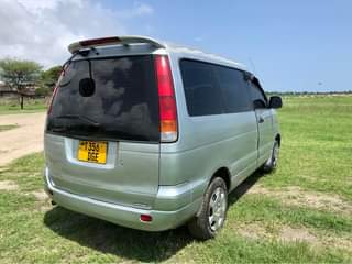 A picture of TOYOTA NOAH