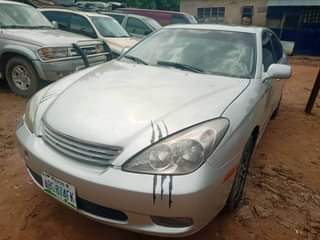 A picture of Super clean Lexus es 330