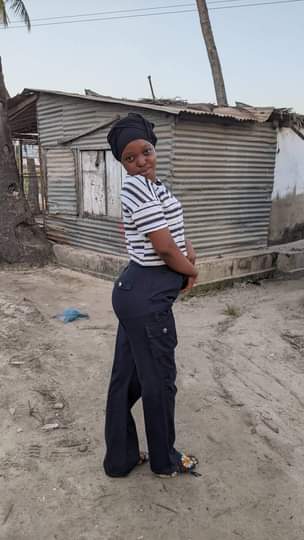 A picture of Cargo pants kali