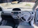 A picture of Toyota sienta
