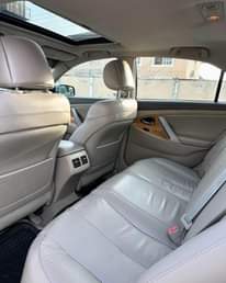 A picture of TOYOTA CAMRY XLE 2013