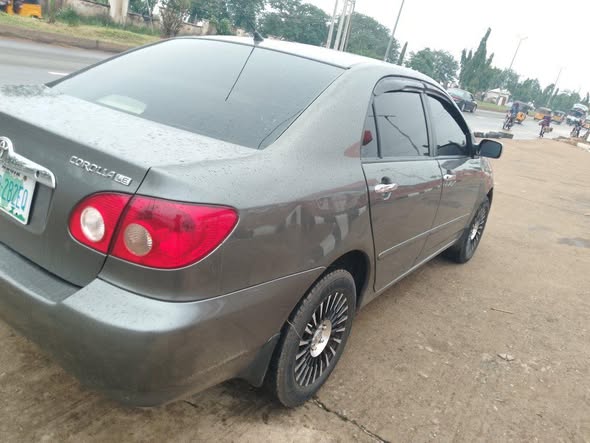 A picture of 2007 Toyota Corolla le