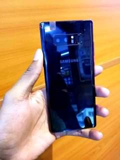 A picture of Samsung Galaxy Note 8 at 470k Call menor whatsapp on