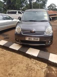 A picture of Toyota sienta