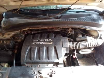 A picture of 2004 Honda Pilot 2004
