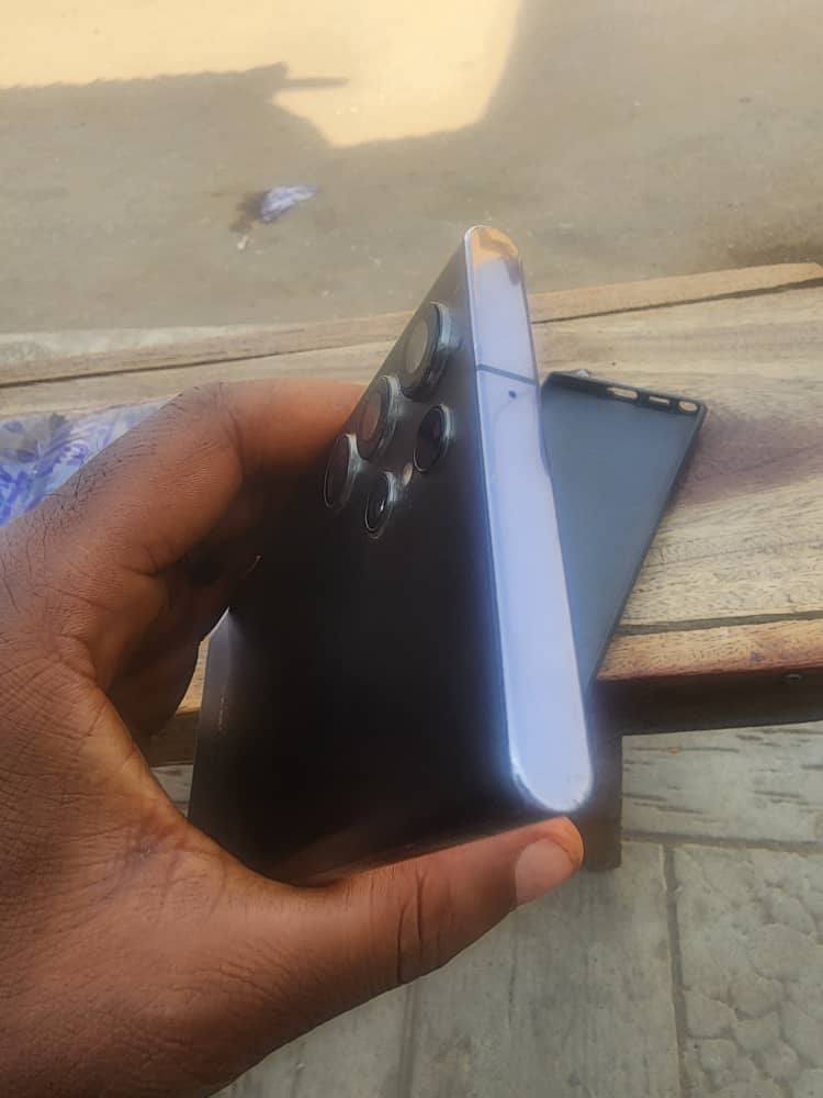 A picture of Samsung Galaxy S22 Altra
