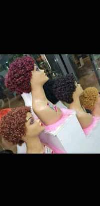 A picture of Human curly wig