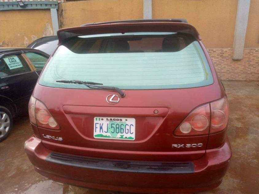 A picture of 2001 Lexus RX300