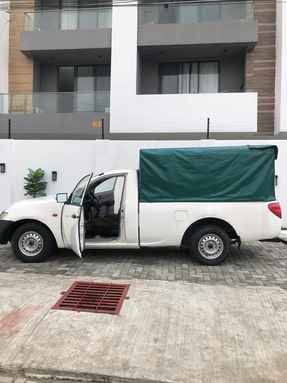 A picture of Mistubishi Hilux 2006 Price 3 3m to owner settlement 300k