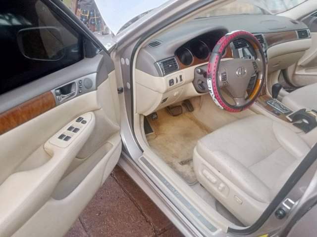 A picture of 2005 Toyota Lexus Ex330 V6 XLE