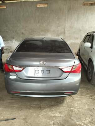 A picture of Hyundai Sonata 2012