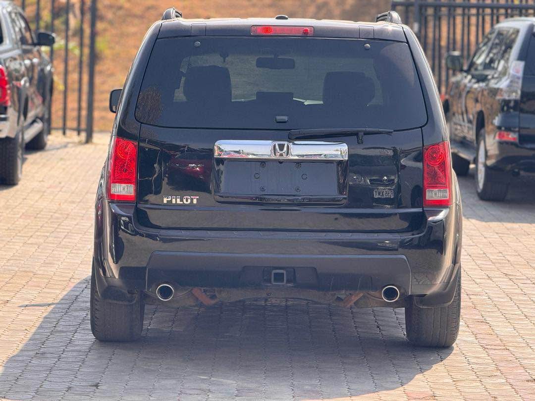 A picture of CLEAN HONDA PILOT FOR SALE