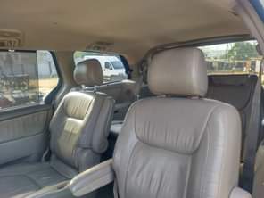 A picture of 2004 model Toyota sienna XLE Tokumbo standard Three 3 months