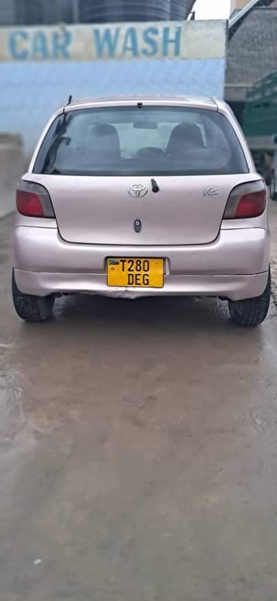 A picture of TOYOTA VITZ