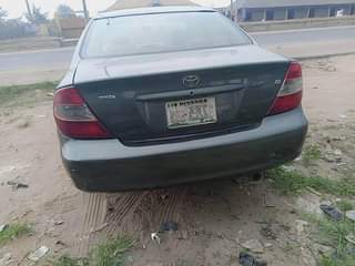 A picture of 2004 Toyota Camry LE