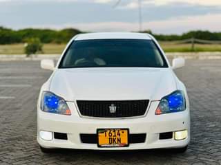 A picture of TOYOTA CROWN ATHLETE