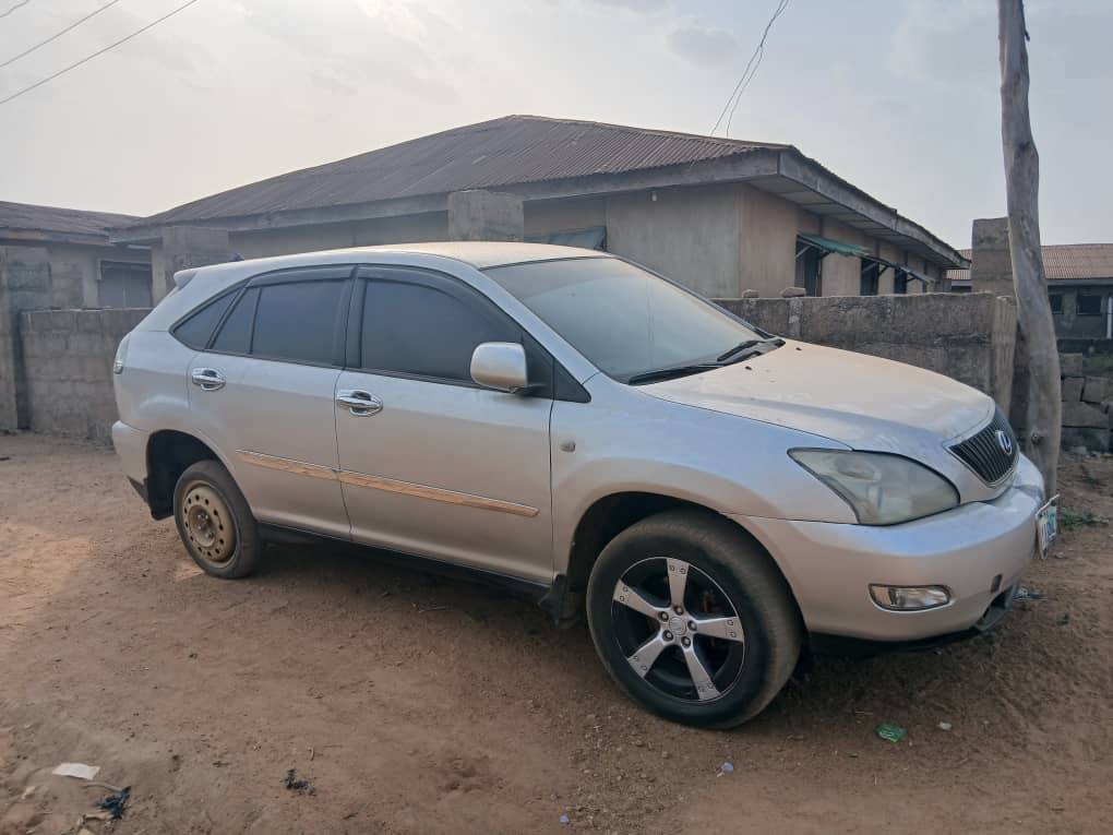 A picture of 07031135291 Rx330 06