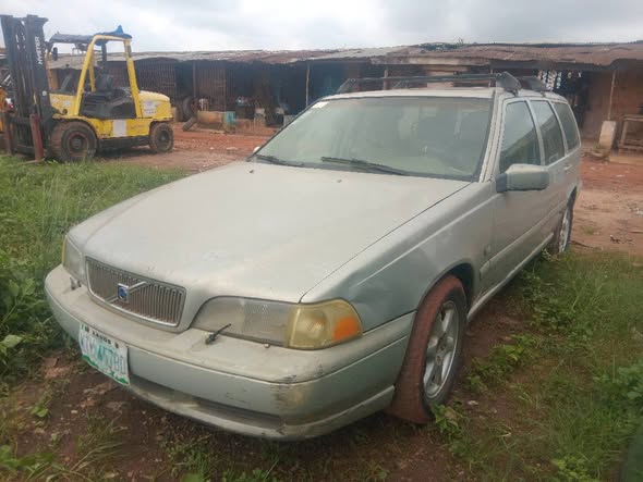 A picture of Buy Registered Volvo V70 SE