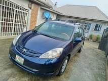 A picture of Excessively sharp first 2006 Toyota Sienna Oven baked on first
