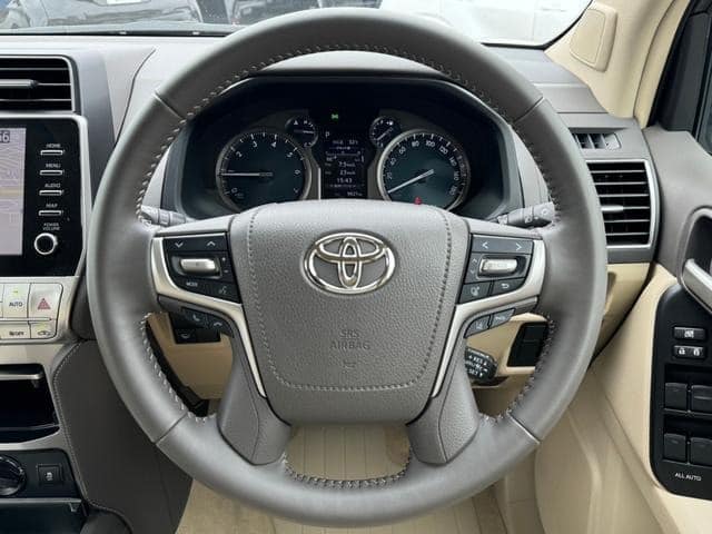 A picture of TOYOTA LAND CRUISER PRADO TXL