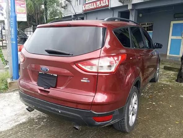 A picture of FORD ESCAPE 2015