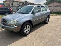 A picture of LEXUS RX 300