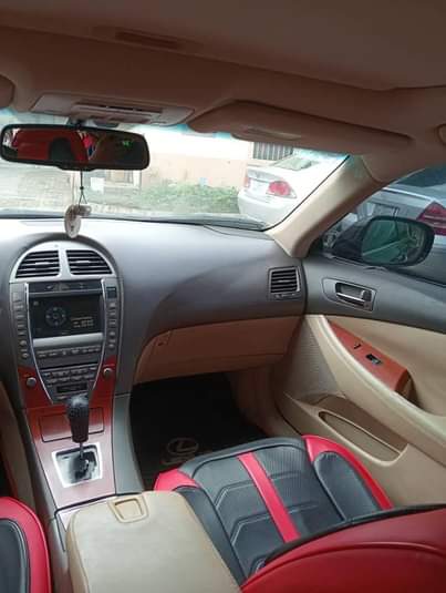 A picture of Lexus ES350