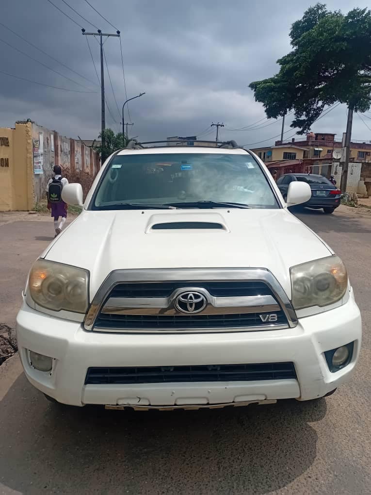 A picture of Toyota 4 runner