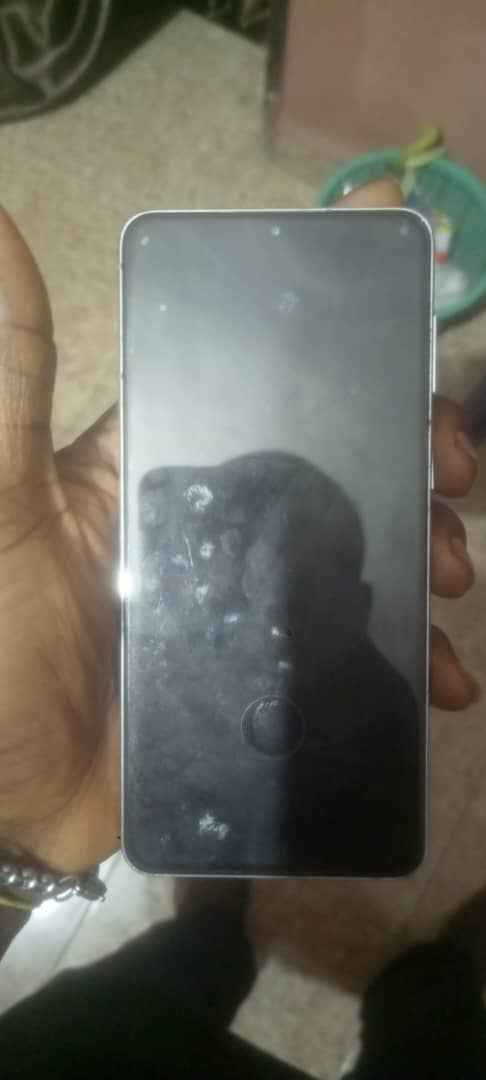 A picture of Samsung s21 5G