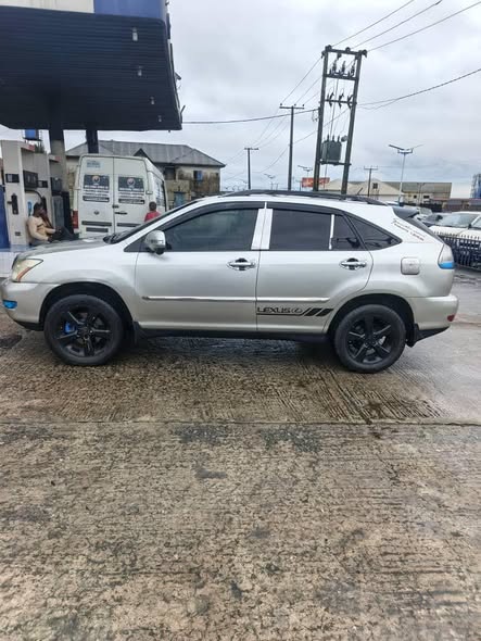 A picture of Clean RX330 everything is working perfectly well buy and enjoy