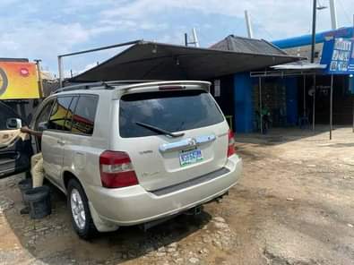 A picture of Distress Dealer Buy Toyota Highlander for sale Engine Gear Ac