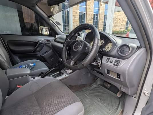 A picture of Toyota Rav4 Full a c New tyre Price 7.8 Call