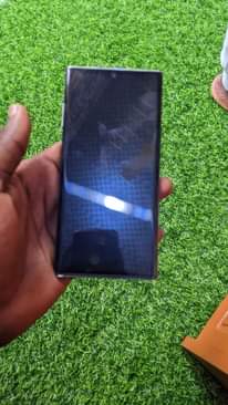 A picture of Samsung galaxy Note 10 Plus GB 128