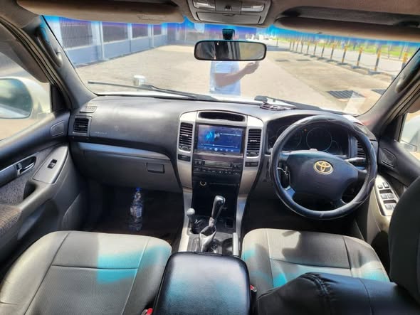 A picture of TOYOTA PRADO 120