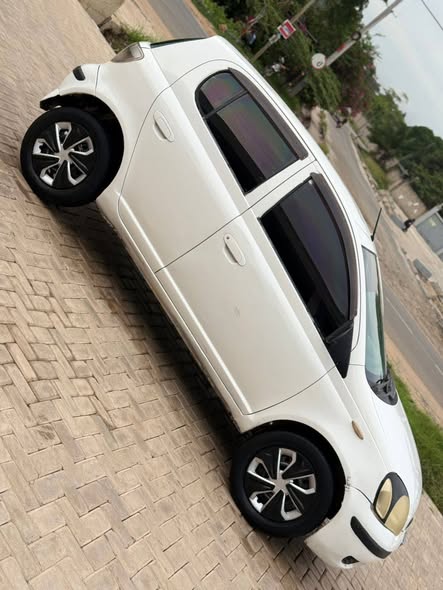 A picture of TOYOTA VITZ
